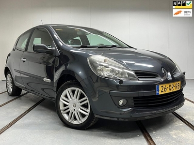 Renault Clio 1.6-16V Initiale Cruise Nieuwe APK