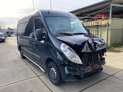 Renault Master T33 2.3 dCi L2H2 VOORSCHADE (bj 2013)