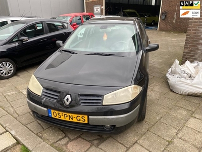 Renault Mégane 2.0-16V Dynamique Luxe