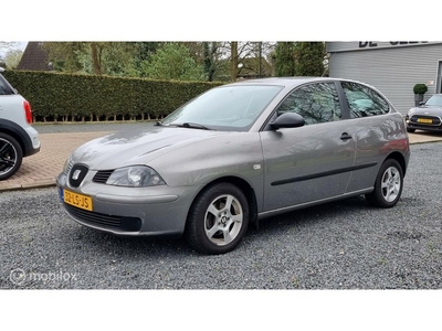 Seat Ibiza 1.4-16V AUTOMAAT AIRCO/PARKEERSENSOREN 76DKM!