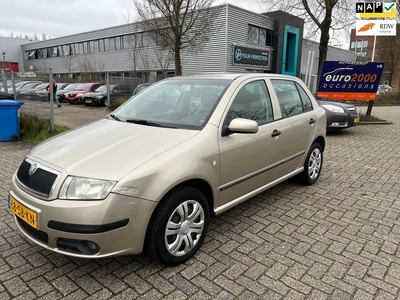 Skoda Fabia 1.4-16V Elegance - AIRCO - 5 DEURS - NIEUWE APK