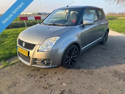 Suzuki Swift 1.6 Sport Suzuki Swift 1.6 3-Drs Sport, Airco