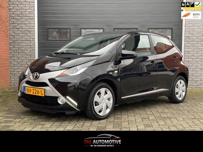 Toyota Aygo 1.0 VVT-i x-play 2e EIG / NAVI / PDC / 48.932