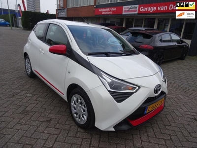 Toyota Aygo 1.0 VVT-i x-play/Camera/Carplay/LED/30000 km