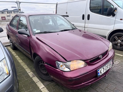 Toyota Corolla 1.8 sedan Airco 1997 Automaat (schade)