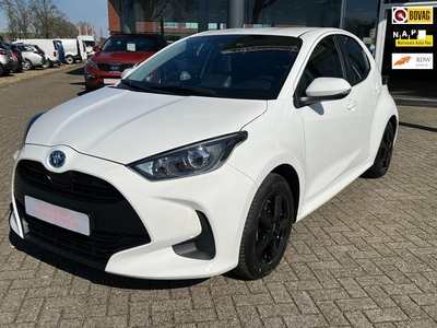 Toyota Yaris 1.5 Hybrid Active business, Navigatie, Clima