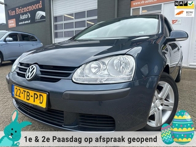 Volkswagen Golf 1.6 FSI Trendline Business 5 drs in