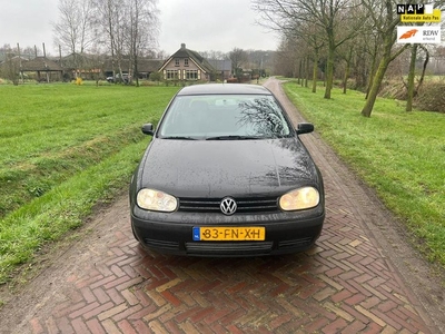 Volkswagen Golf 1.6 Trendline