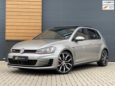 Volkswagen Golf 2.0 TSI GTI Performance/