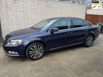 Volkswagen Passat 2.0 TSI Highline Leder 211PK 2xPDC