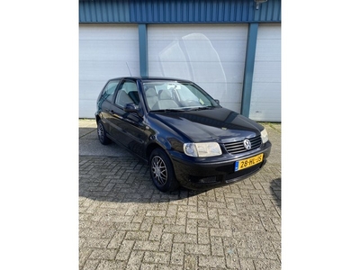 Volkswagen Polo 1.4 Trendline rijdt en stuurt echt zeer