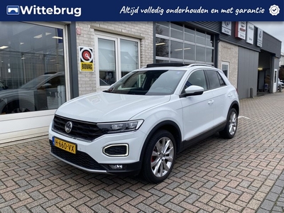 Volkswagen T-Roc 1.5 TSI Sport / PANO/ CAMERA/ PARK.