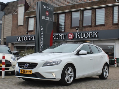 Volvo V40 2.0 D4 R-Design ORG NL PANO CRUISE NAVI TREKHAAK