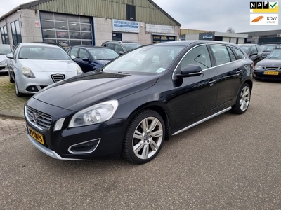 Volvo V60 2.0 D3 Momentum NAV.+ Clima Bj:2012 NAP!