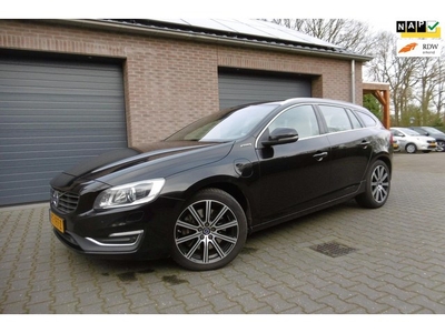 Volvo V60 2.4 D6 Twin Engine R-Design NAVI ECC LEER 2015