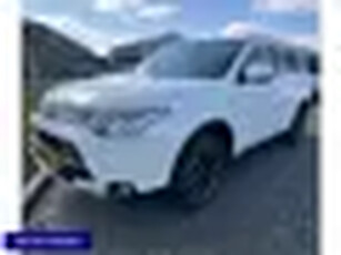 Mitsubishi Outlander 2.0 PHEV Executive Edition ** Schuifdak ** Navigatie ** Trekhaak