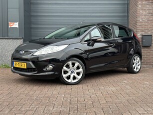 Ford Fiesta 1.25 Titanium 1E EIGENAAR | 5DRS | CLIMATE | CRUISE | LEDER | PARKEERSENSOREN | APK 2025!