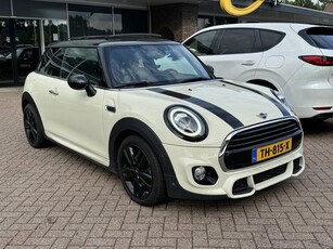 MINI Mini 1.5 Cooper / Panoramadak / Navigatie / Parkeerhulp V+A / Harman Kardon / 17'' / Stoelverwarming / Cruise Control