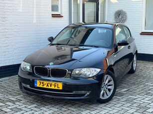 BMW 1-serie 118d Corporate Business Line | Airco | Parkeersensoren | Lichtmetalen Velgen |