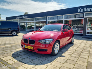 BMW 1-serie (F21) 114i , Parkeersensoren, Stoelverwarming