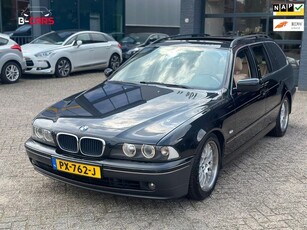 BMW 5-serie Touring 530i LEERNAVISTOELVWPANOXENON