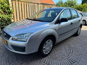 Ford Focus 1.6-16V Futura