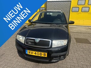 Skoda Fabia Combi 1.2-12V Ambiente Motor trilt Goed lezen