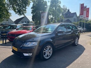 Skoda Octavia COMBI 1.6 TDI GRT AMB BNS / NAVI CRUISE CTR. PDC STOELVERW