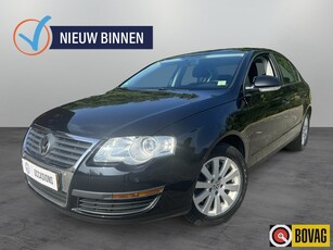 Volkswagen Passat 2.0 FSI Trendl. Bns 2007 CRUISE PDC LMV