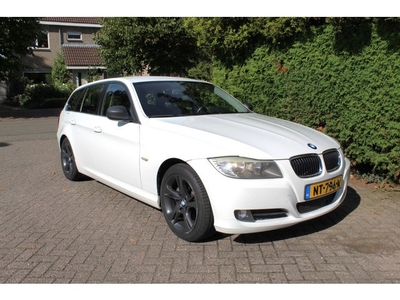 BMW 3 Serie touring 325 XI (bj 2009)