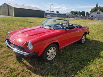 Fiat Pininfarina Spider europa 2000 ie (bj 1985)