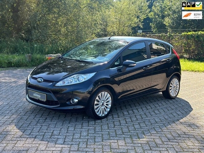 Ford Fiesta 1.6 Titanium 120PK! *Clima/Voll Onderh/NWE APK!*