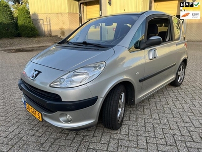 Peugeot 1007 1.6-16V Sesam Gentry