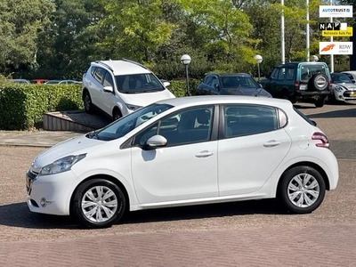 Peugeot 208 1.2 VTi Active,bj.2013,kleur: wit, 5 deurs,NAP