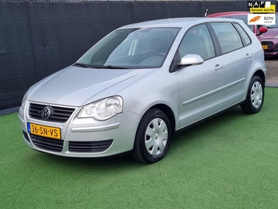 Volkswagen Polo 1.4-16V Trendline AUTOMAAT NAP!