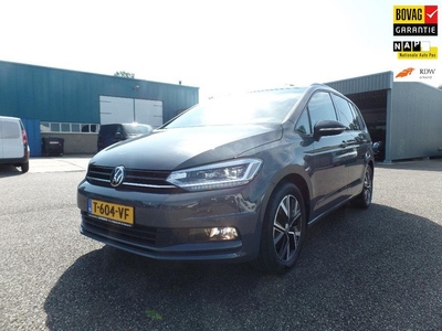 Volkswagen TOURAN 1.5 TSI Highline AUTOMAAT TREKHAAK