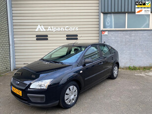 Ford Focus 1.4-16V Ambiente Airco / 5-deurs / NAP /