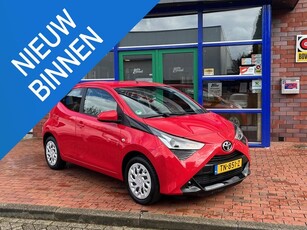 Toyota Aygo 1.0 VVT-i x-play Automaat! Navigatie!