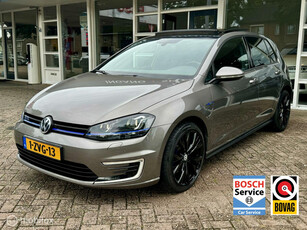 Volkswagen Golf 1.4 TSI GTE Navi, Pano, Pdc, Lm..