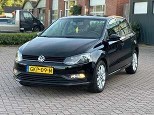 Volkswagen Polo 1.0 Comfortline (bj 2014)