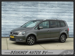 Volkswagen Touran 1.2 TSI Parkeersensor Navi Cruise Control