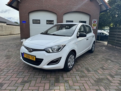 Hyundai i20 1.2 HP i-Motion Auto heeft geen APK i.v.m.