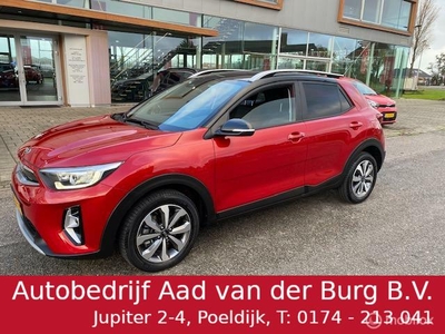 Kia Stonic 1.0 Mild Hybride T-GDI DynamicPlusLine 16 inch velgen & banden , Navigatie Appelcarp[lay, Bleutooth Priveglas , Electr. inklapbare spiegels , Parkeerhulp achter