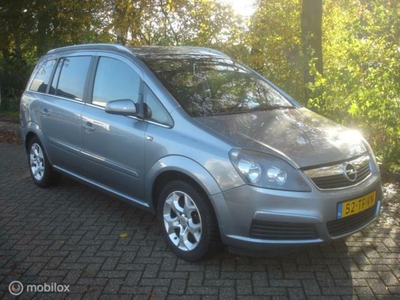 Opel Zafira 2.2 Cosmo Airco Cruise 7 Pers. Motor in noodloop