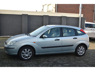 Ford Focus 1.6-16V Futura/Leder/Climate/Trekhaak/Distr.Vervangen ZEER NETJES