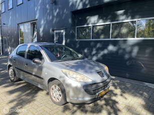 Peugeot 206 + 1.1 XR 5 deurs E.pakket