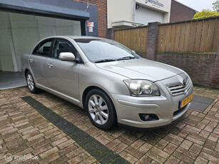 Toyota Avensis 2.0 VVTi Luna