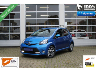 Toyota Aygo 1.0-12V VVT-I 5-Deurs Dynamic-Blue Exclusive-Sport Ledverlichting Airconditioning Bluetooth Tel. Handsfree Carkit & Media Interface Lederstuur Dubbele Airbags&Speakers 2-Kleurig sport Interieur Zwart/Blauw Radio/Cd/Mp3/Usb/Aux *Verkocht*