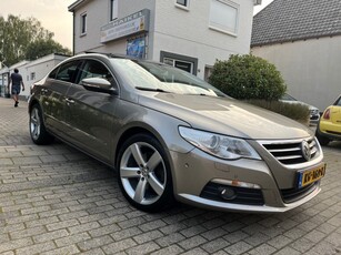 Volkswagen Passat 2.0 TSI 4P.