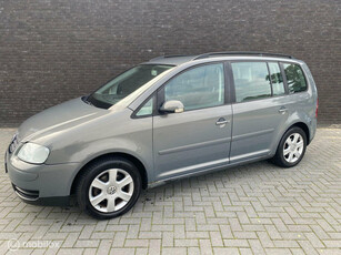 Volkswagen Touran 1.6-16V FSI|PDC|Trekhaak|Cruise|Nw Apk|